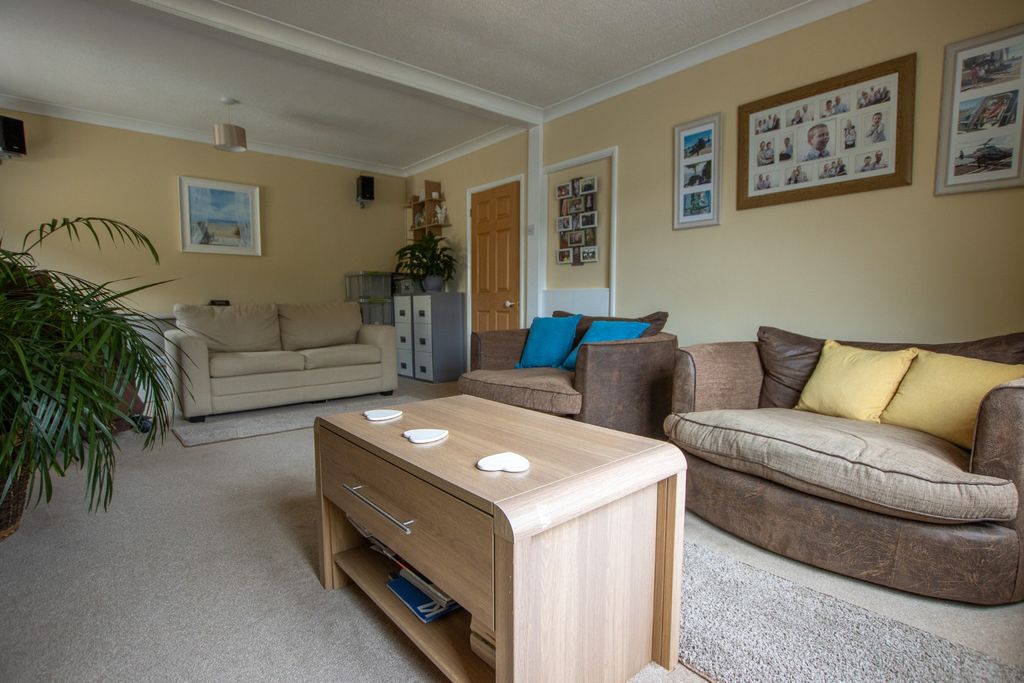Property photo 3 of 28 3585209