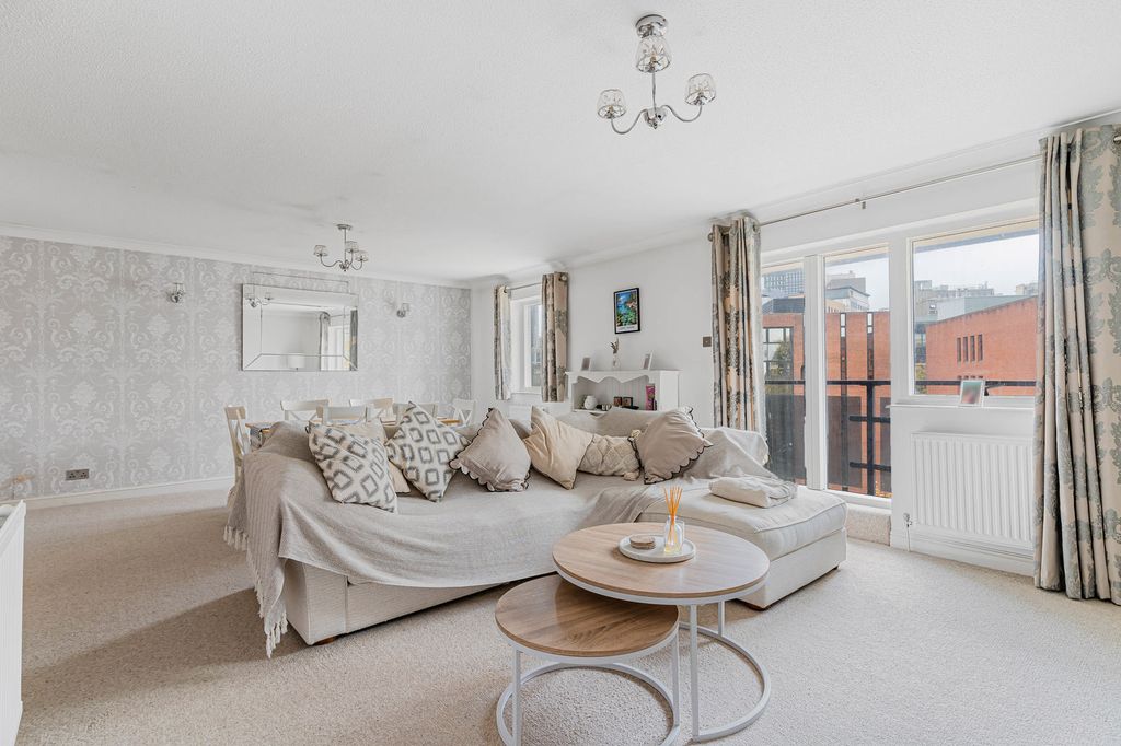 Property photo 1 of 31 Reception