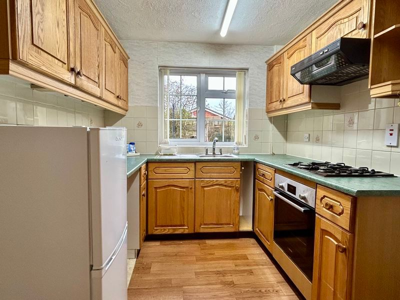 Property photo 2 of 11 Kitchen