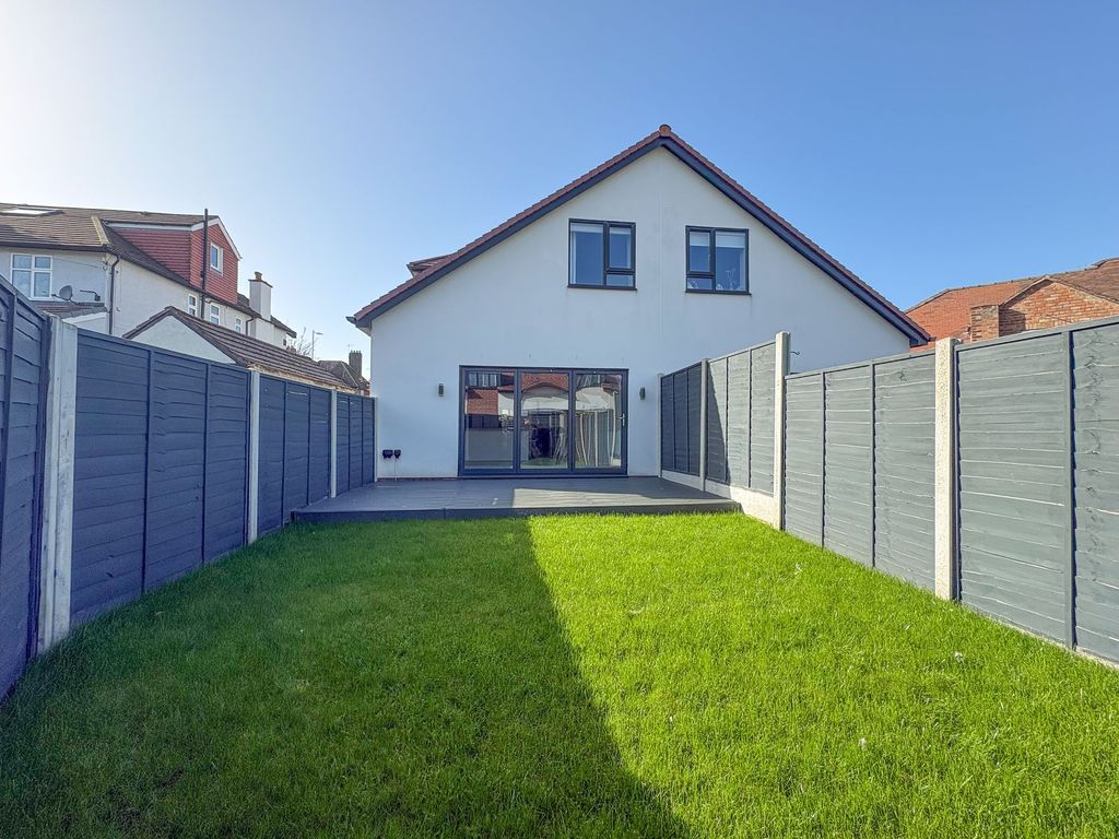 Property photo 2 of 21