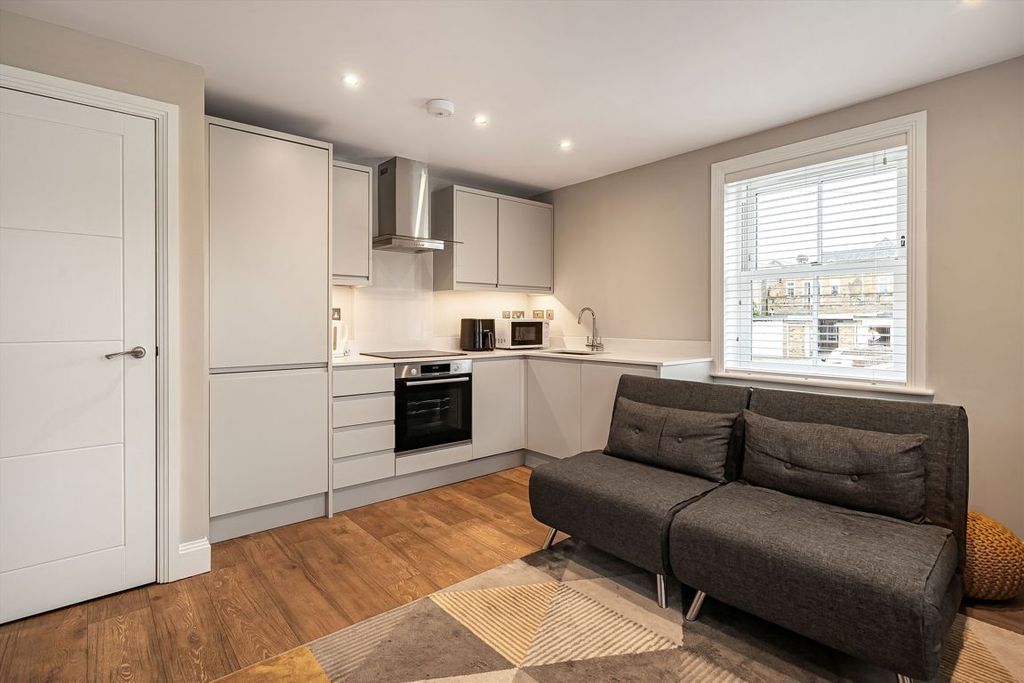 Property photo 3 of 5