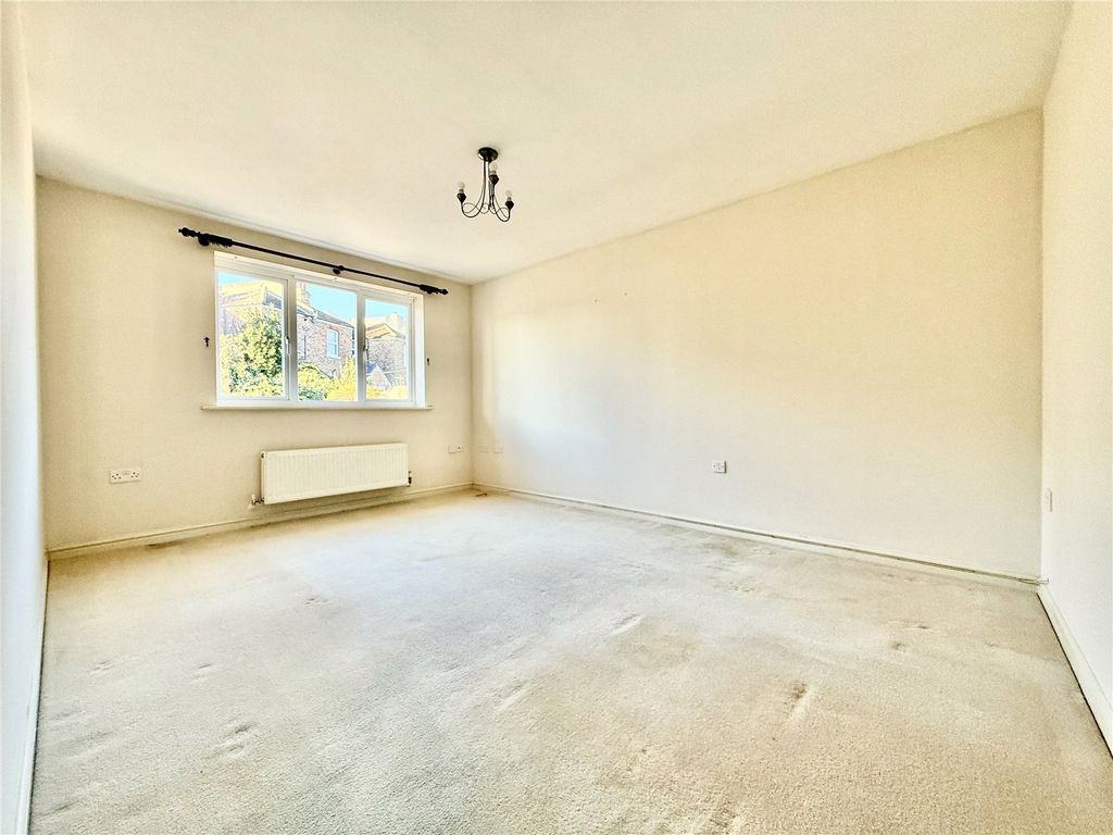 Property photo 3 of 12 Picture No. 01