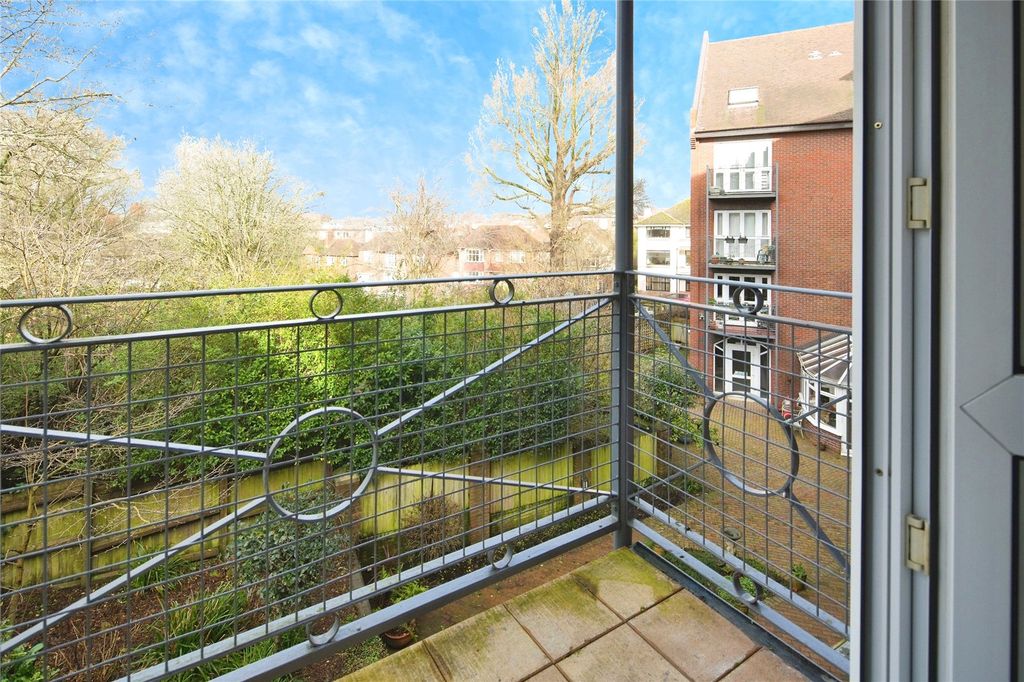 Property photo 1 of 12 Balcony