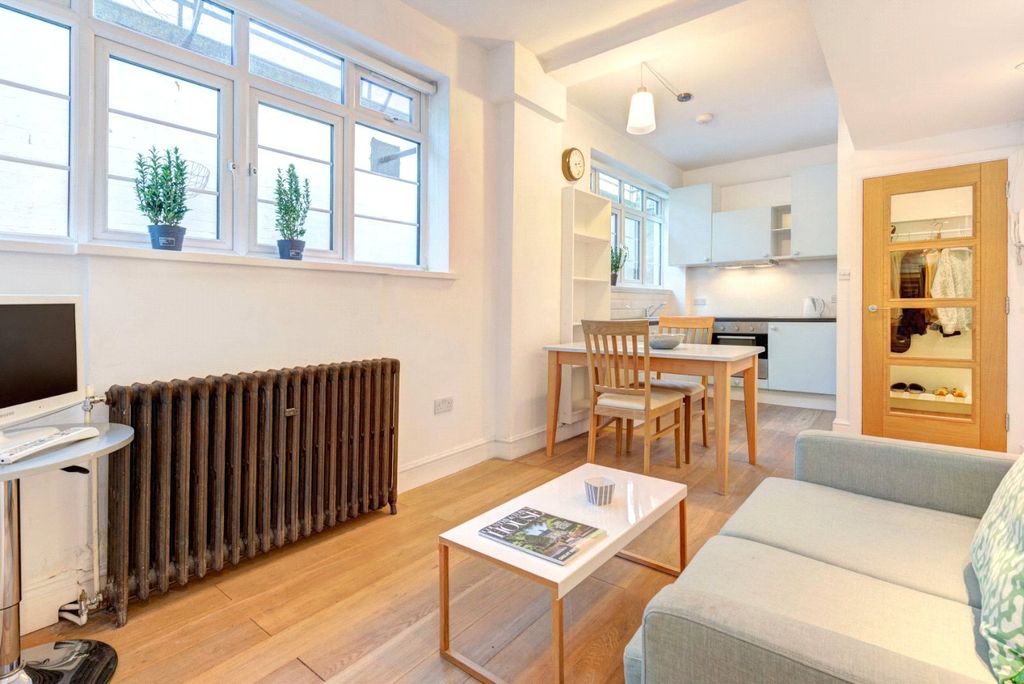 Property photo 3 of 8 Reception Room