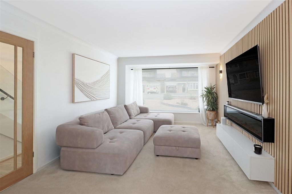Property photo 2 of 11 Living Room