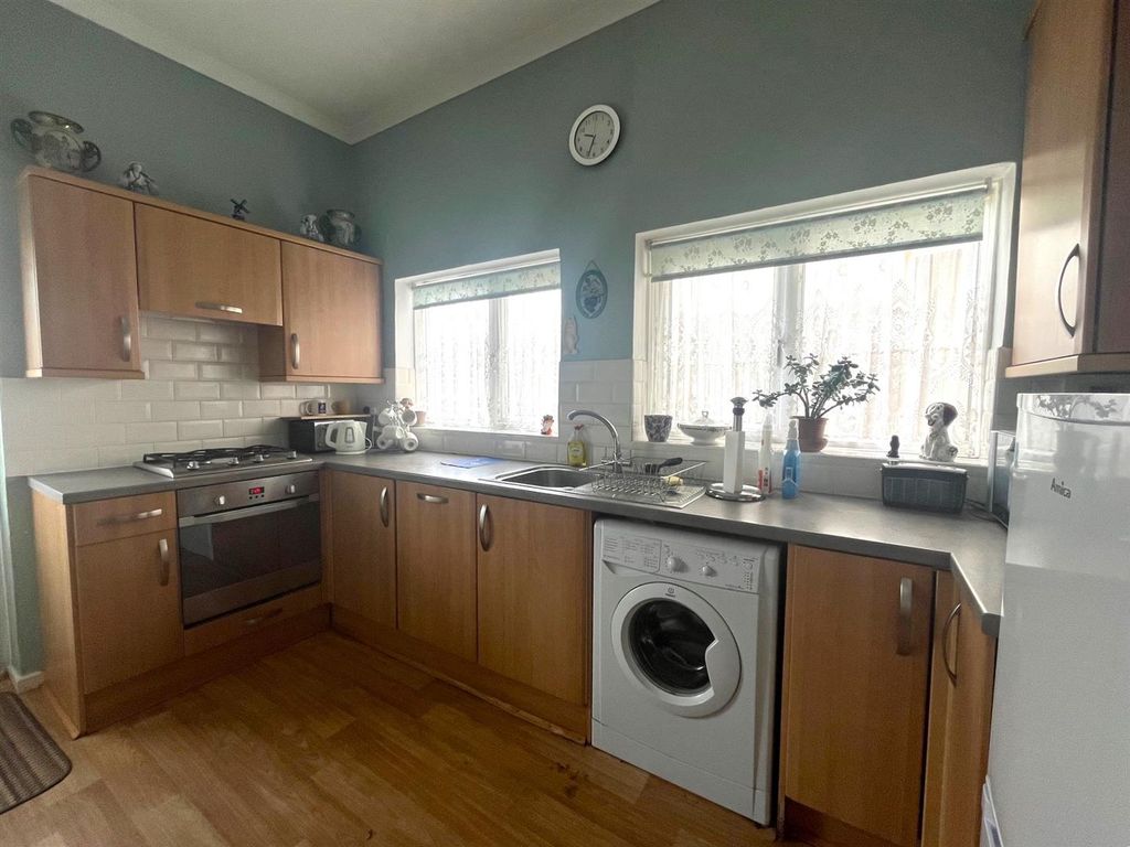 Property photo 3 of 10 4238 Kitchen.Jpg