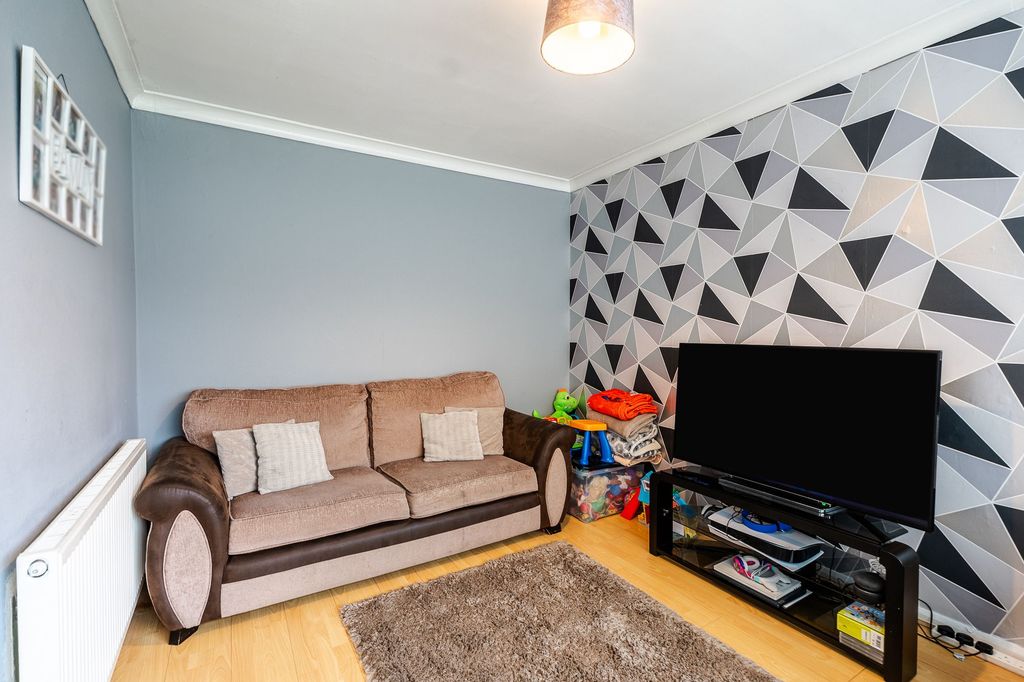 Property photo 3 of 16