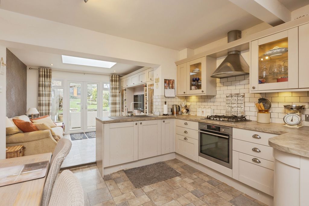 Property photo 2 of 14 222-20