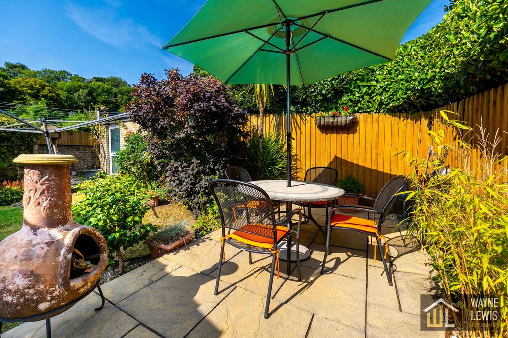 Property photo 2 of 42