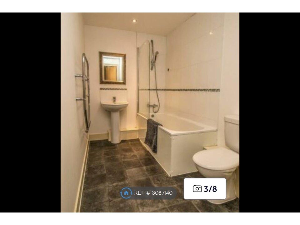 Property photo 3 of 8 Bathroom 1