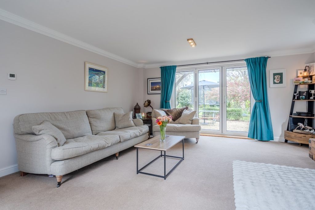 Property photo 2 of 30 Iq_00026-Hdr