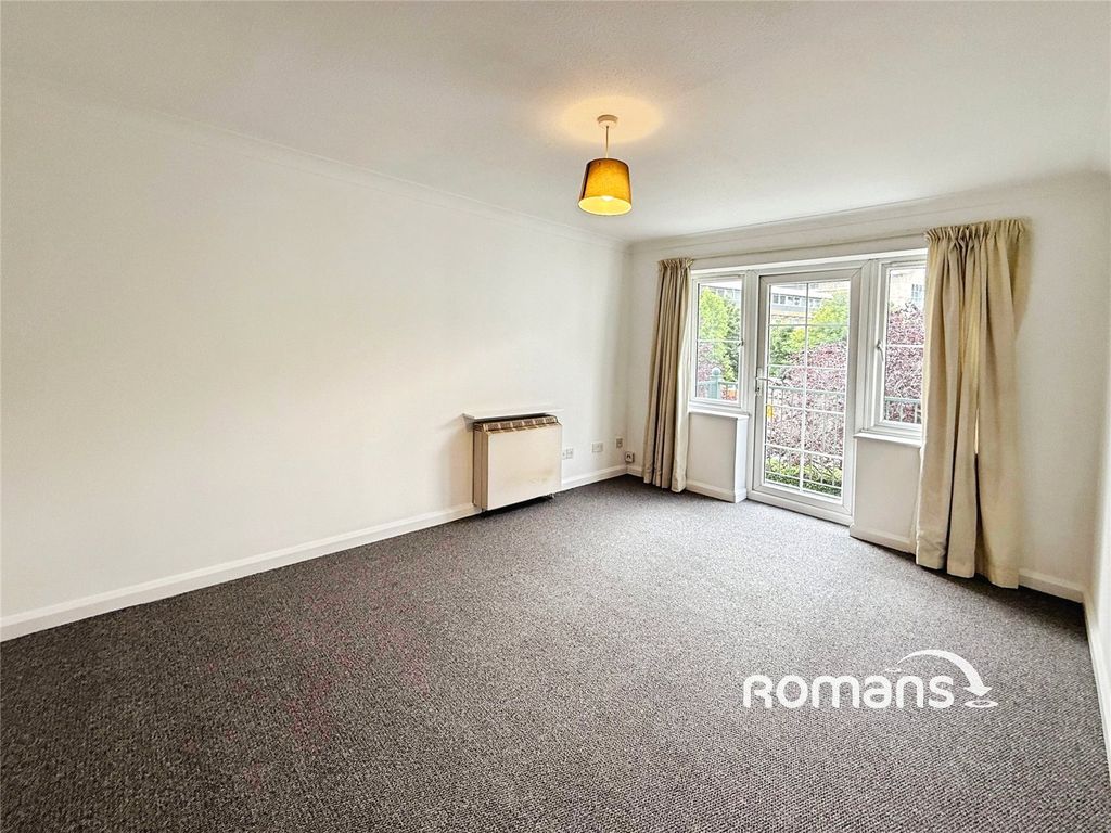 Property photo 3 of 6 Picture No. 17