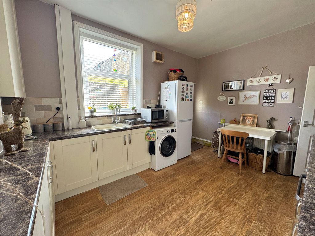 Property photo 3 of 12 Kitchen Diner