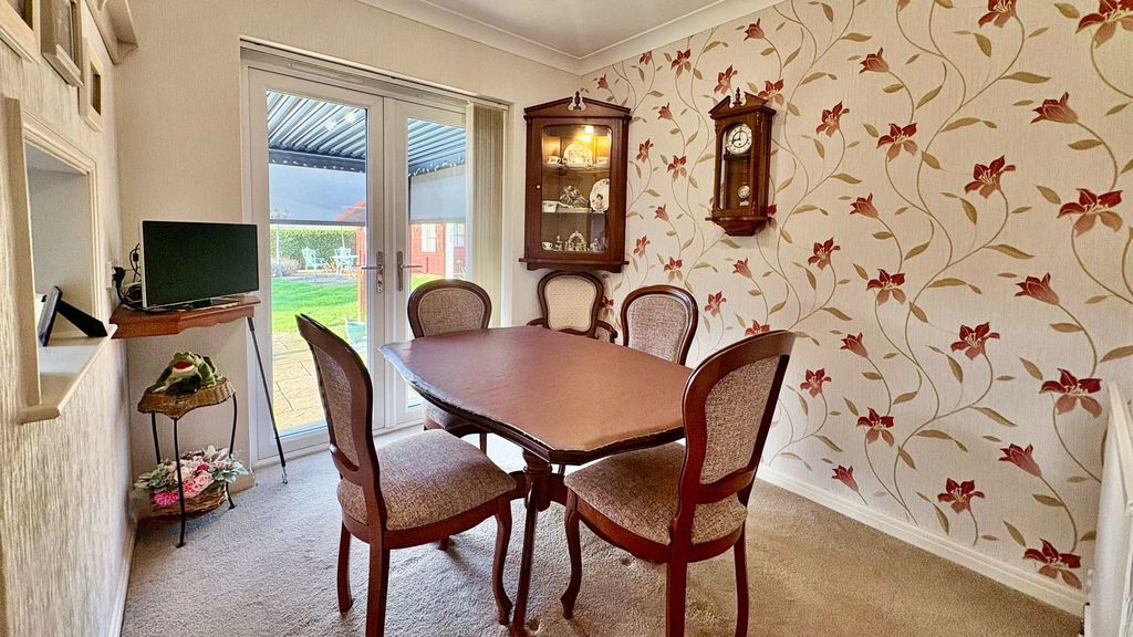 Property photo 2 of 18 Photo 3