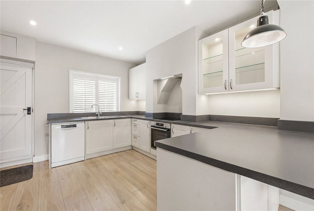 Property photo 3 of 14 Kitchen