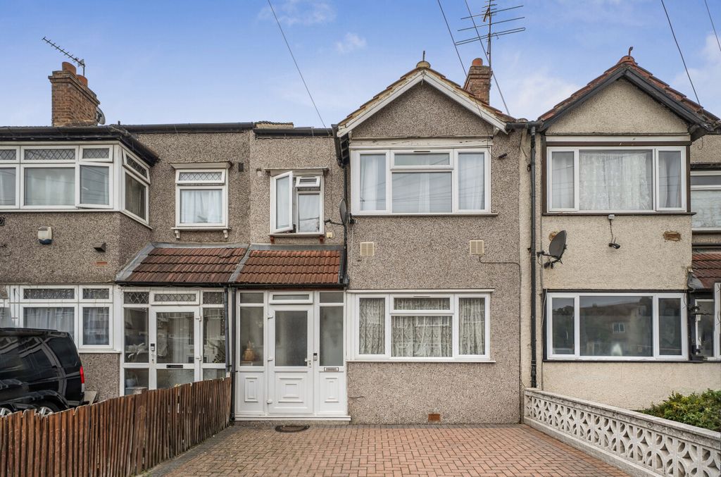 Property photo 1 of 18 External View