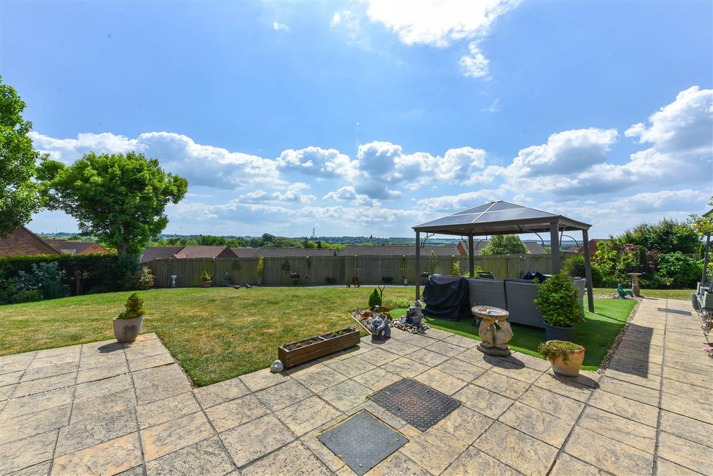 Property photo 3 of 30