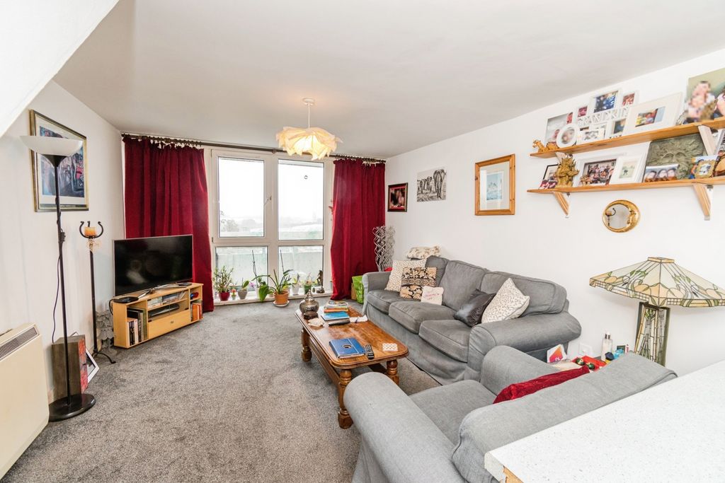 Property photo 3 of 13 Pbox-Img.Jpg