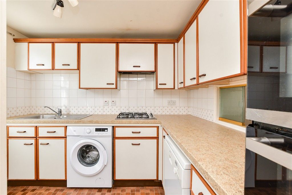 Property photo 1 of 9 Kitchen