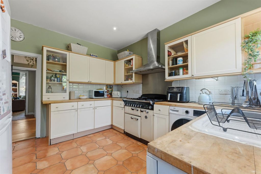 Property photo 3 of 36