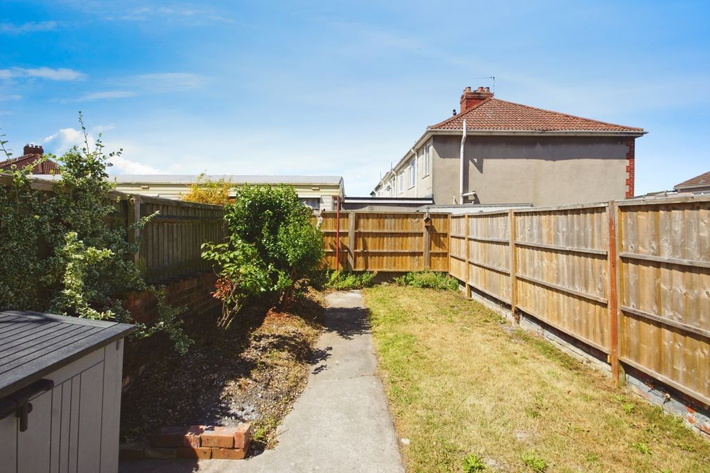 Property photo 3 of 17 Photo