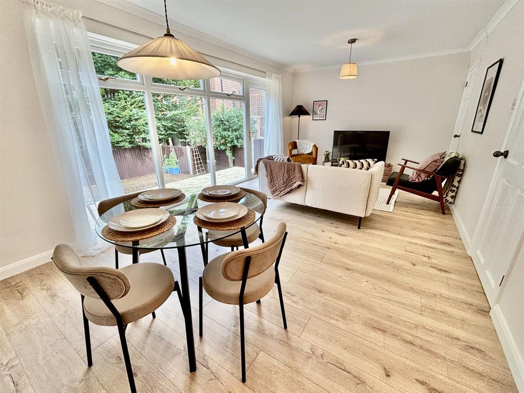 Property photo 3 of 18 Lounge/Dining Room