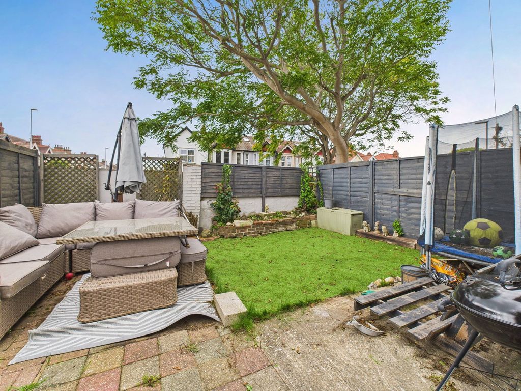 Property photo 3 of 17