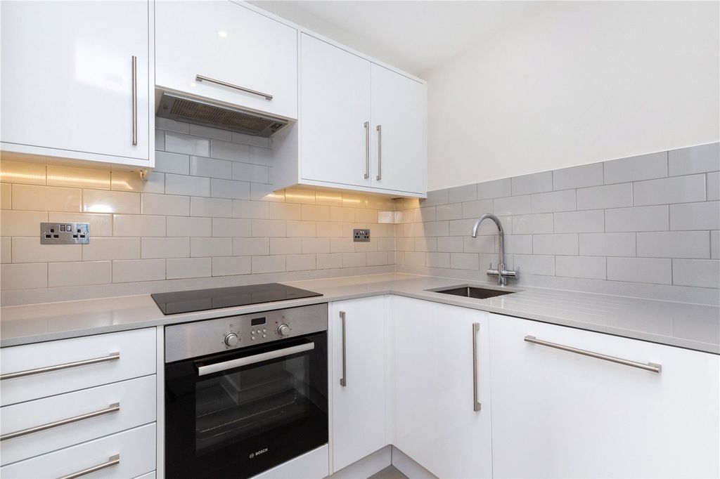 Property photo 2 of 9 Kitchen