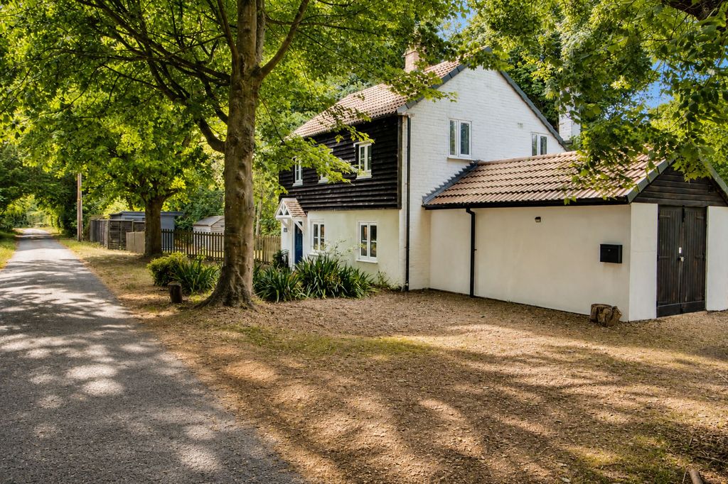 Property photo 1 of 27