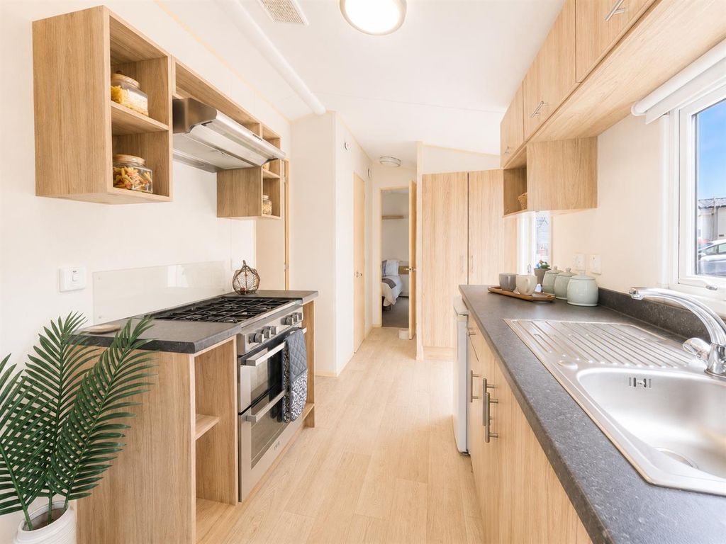 Property photo 3 of 17 Salsa Kitchen 2.Png