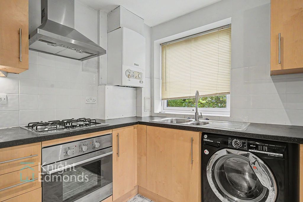 Property photo 2 of 12 Kitchen