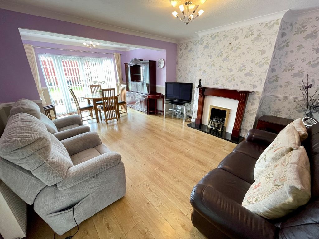 Property photo 3 of 11 4906322