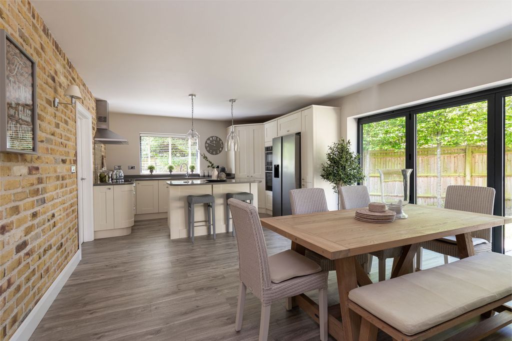 Property photo 3 of 22