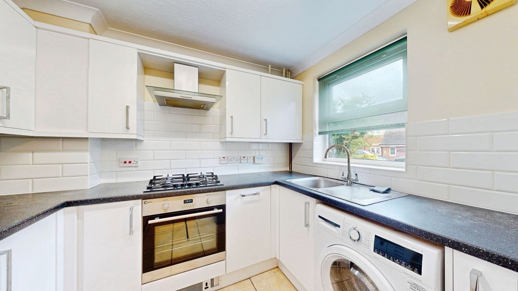 Property photo 3 of 10 Kitchen - Angle 2