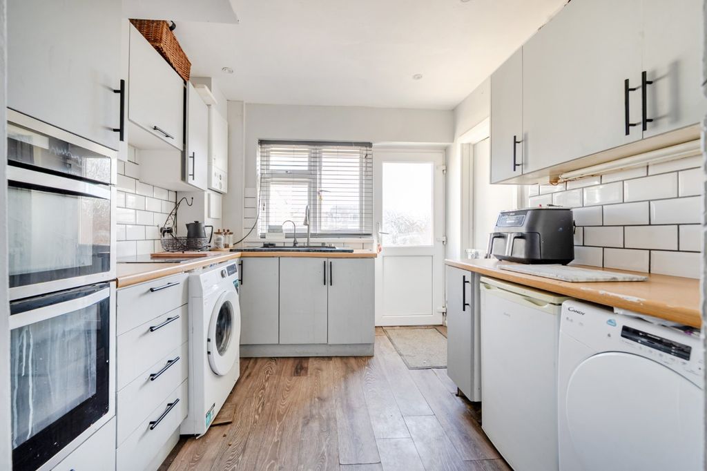 Property photo 3 of 9 Picture No. 07