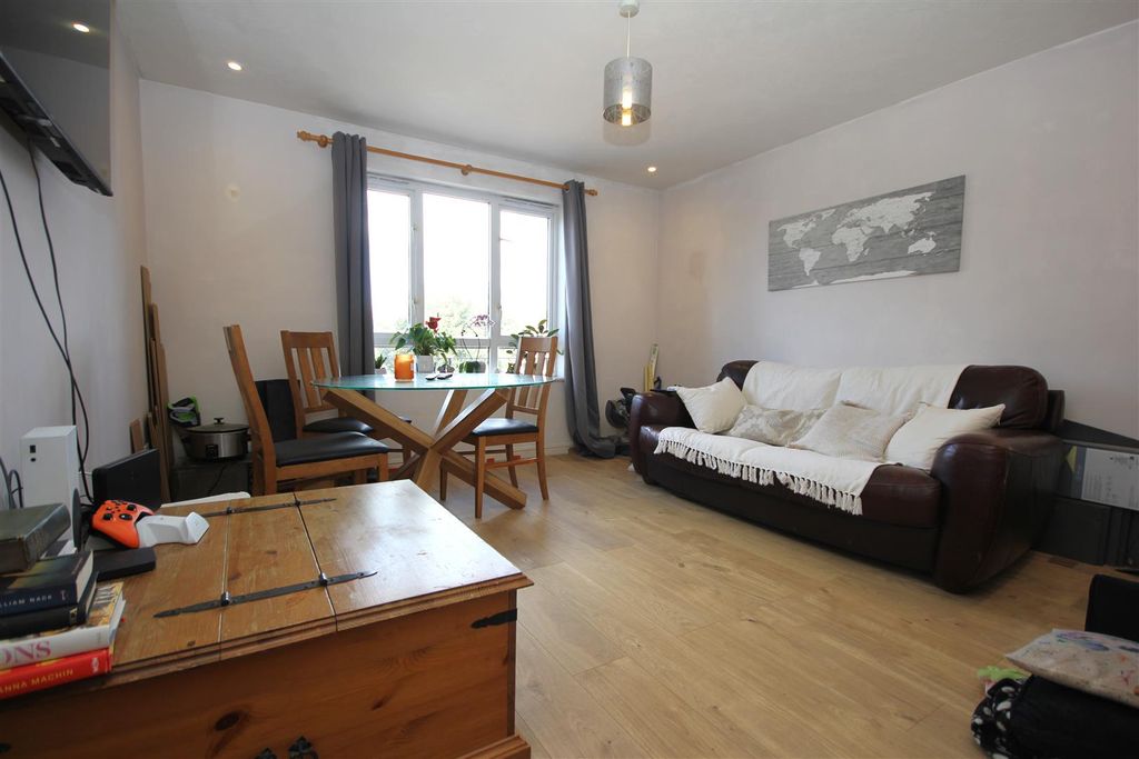 Property photo 2 of 6 Img_2715.Jpg