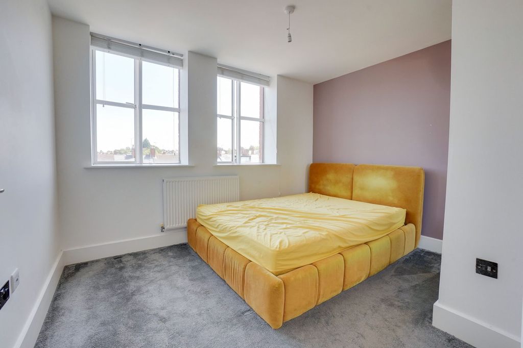 Property photo 2 of 19
