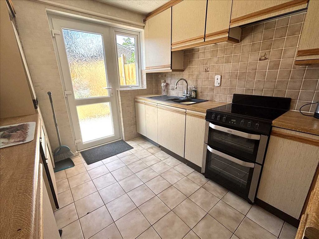 Property photo 3 of 11