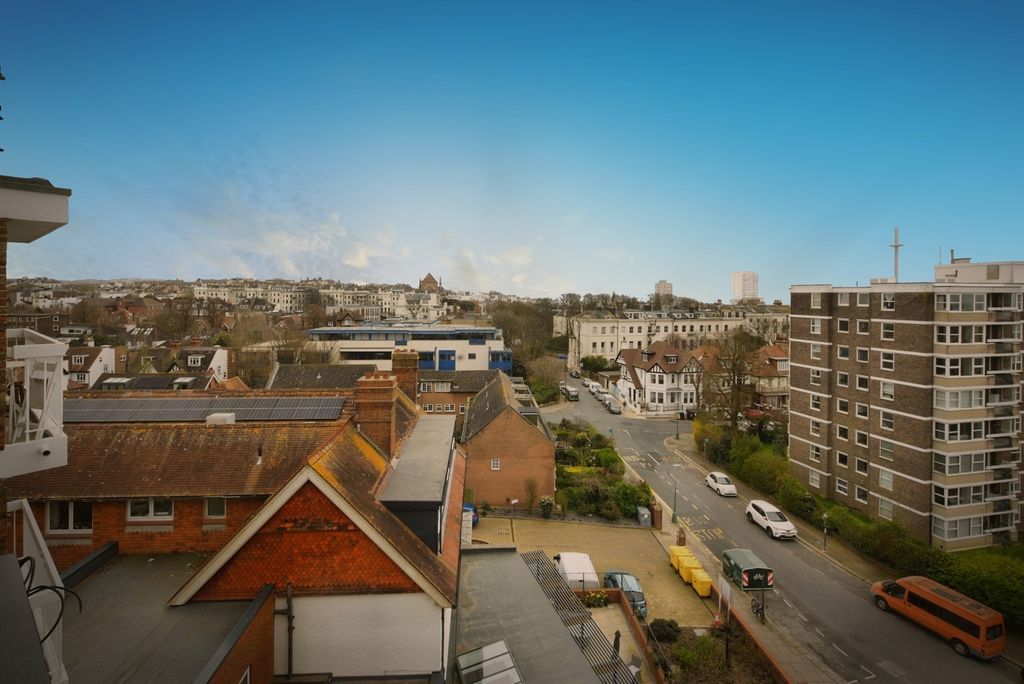 Property photo 3 of 16 Pbox-Img.Jpg