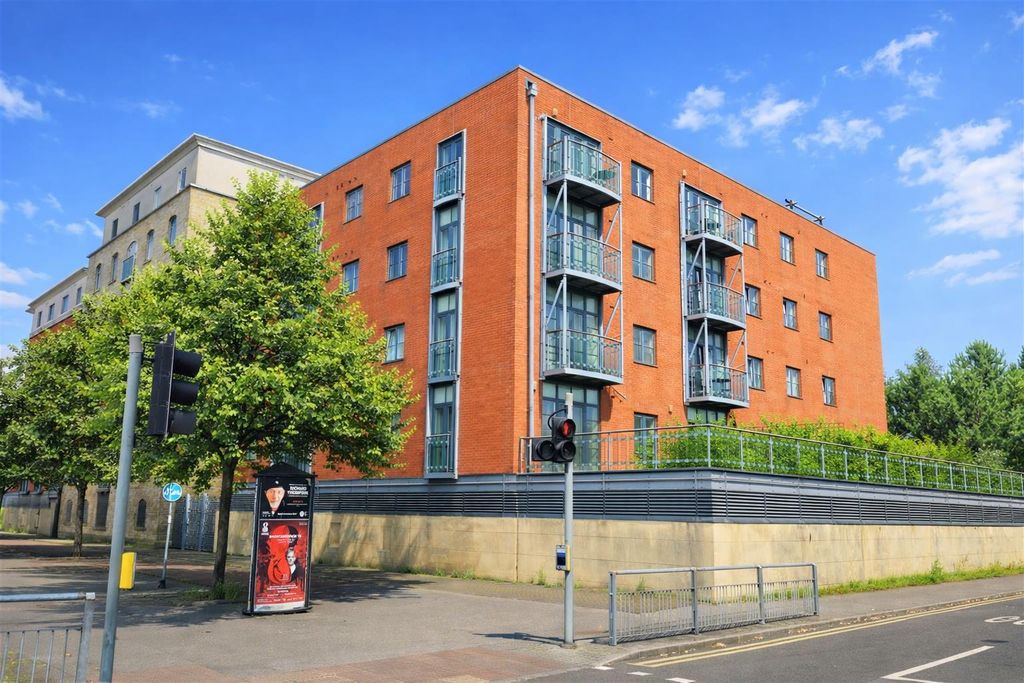 Property photo 1 of 16 39946446-B914-45c1-Bf81-8449Fae5F7A0.Png