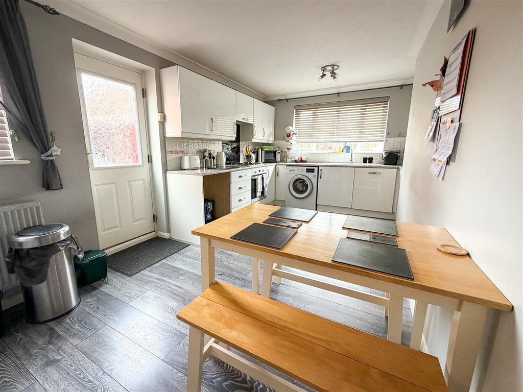 Property photo 2 of 28 Kitchen/Breakfast Room