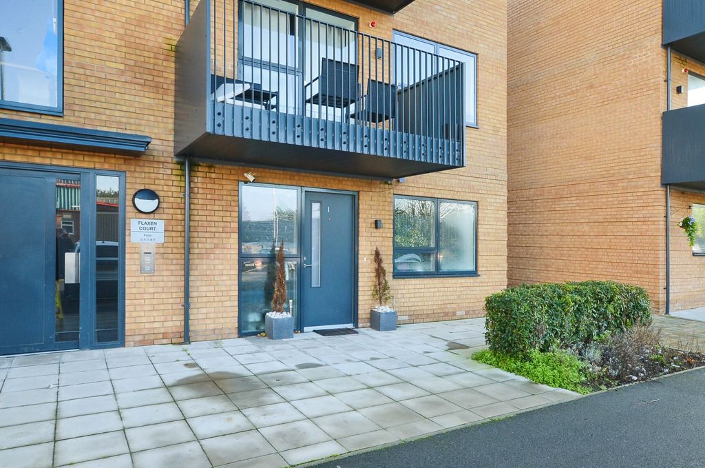 Property photo 1 of 20