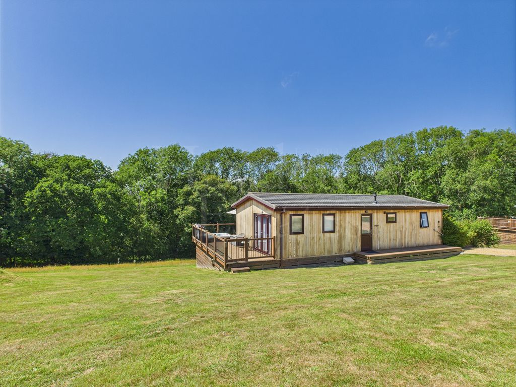 Property photo 1 of 32