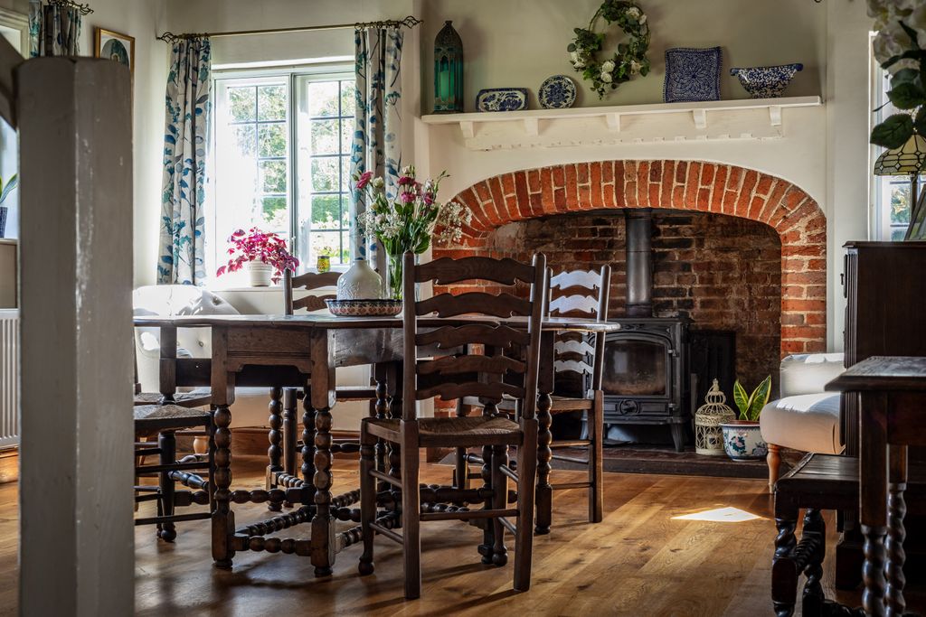 Property photo 3 of 50 House. Partnership