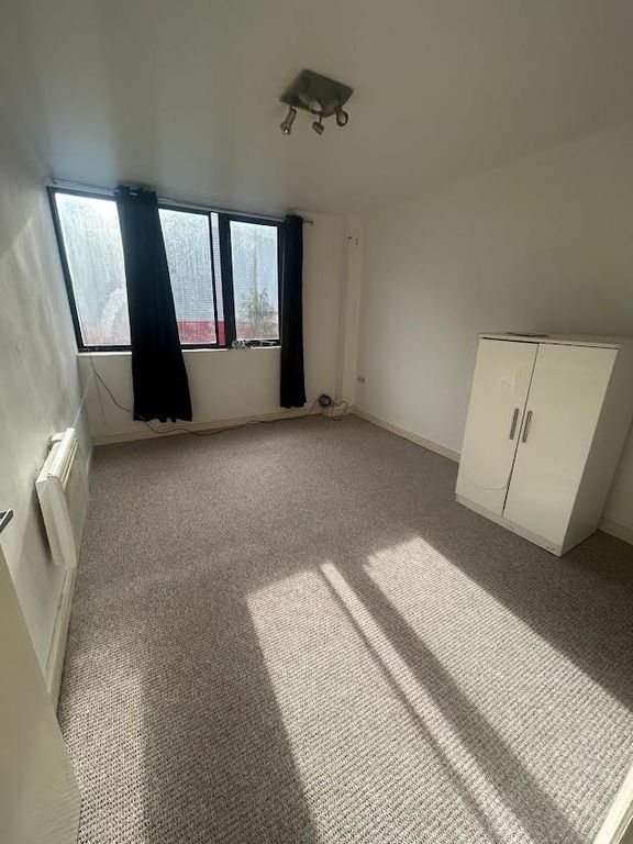 Property photo 1 of 4