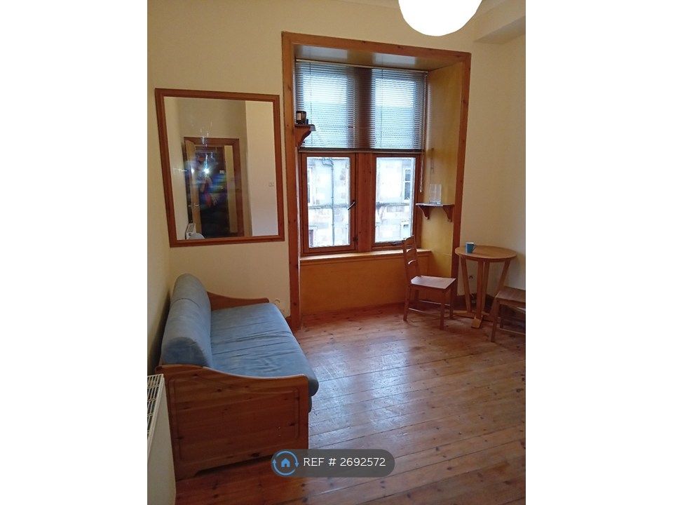 Property photo 1 of 20 Living Room With Sofa Bed