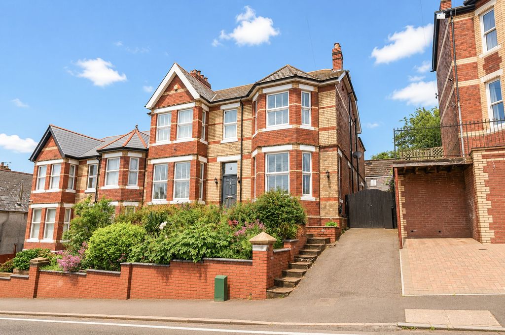 Property photo 1 of 47
