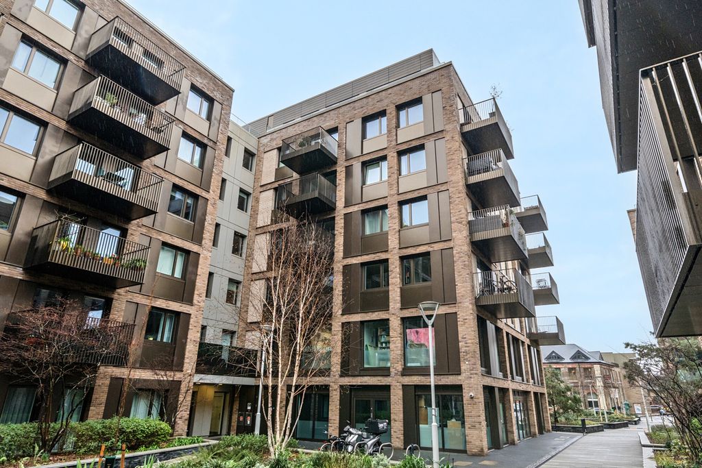 Property photo 1 of 15 External