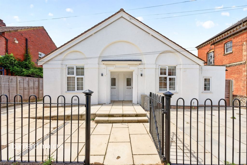 Property photo 1 of 9