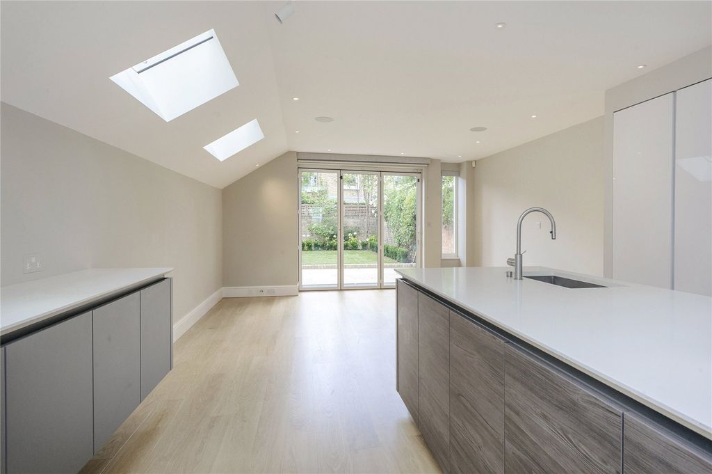 Property photo 1 of 24 Picture No. 01